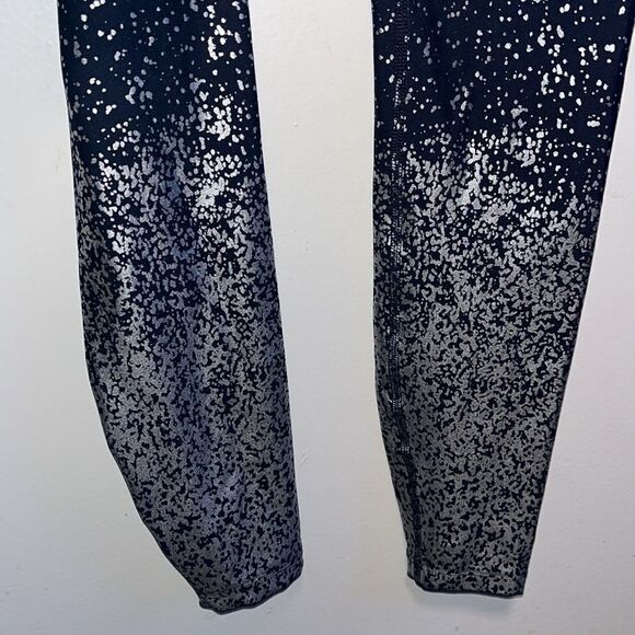 EXCELLENT CONDITION BEYOND THE BUMP SPACE DYE BY BEYOND YOGA SMALL NAVY LEGGINGS - Picture 7 of 8